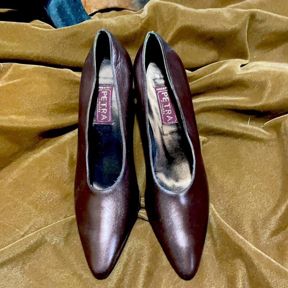 Petra 8.5 bronze leather vintage pumps NWT